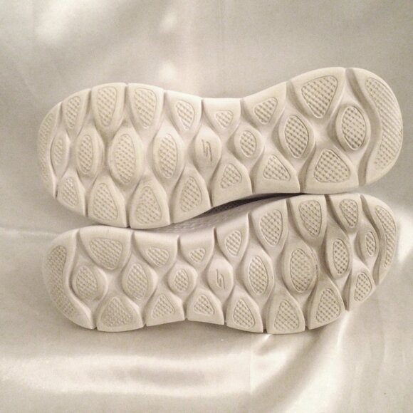 EUC ~ SKECHERS GO WALK SLIP-INS WOMENS FLEX TAUPE SIZE 9.5 - Picture 8 of 9